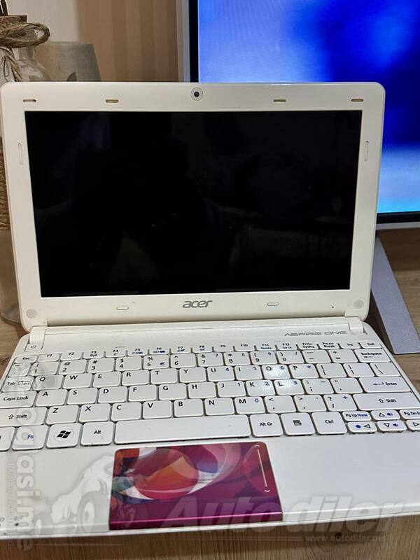 Acer Aspire One - 10.1" Intel Atom 2GB GB