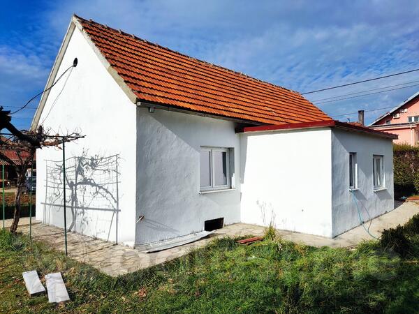 Porodična kuća 70m2 - Nikšić - Cemenca