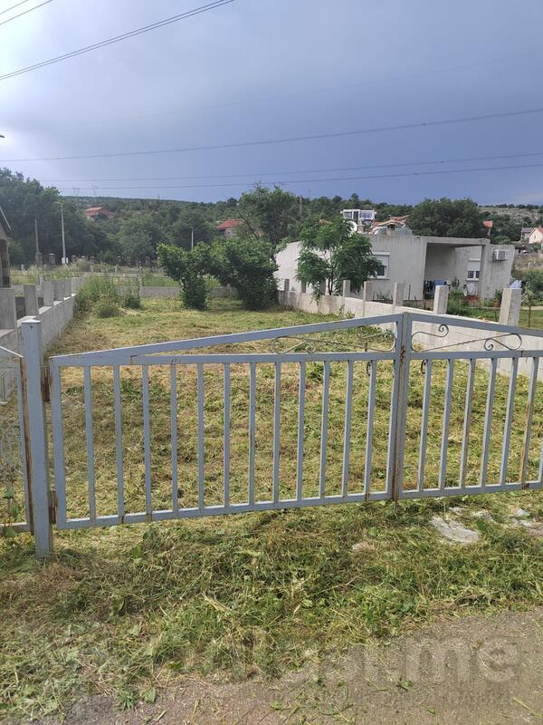 Građevinsko zemljište 251m2 - Podgorica - Vranići