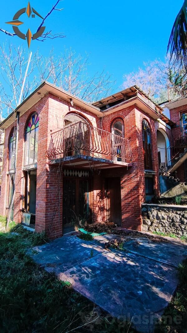 Kuća sa više stanova 332m2 - Bar - Brca