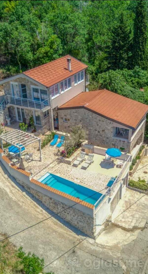 Vila 241m2 - Budva - Buljarica