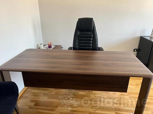 Prodajem kancelarijske stolove