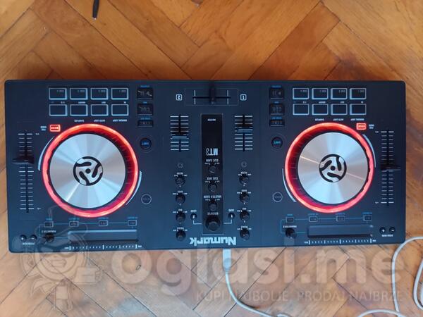 DJ kontroler Numark track 3