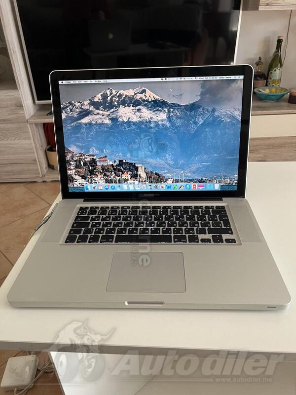 Apple MacBook Pro 15 - 15.4" Intel i7 8GB GB