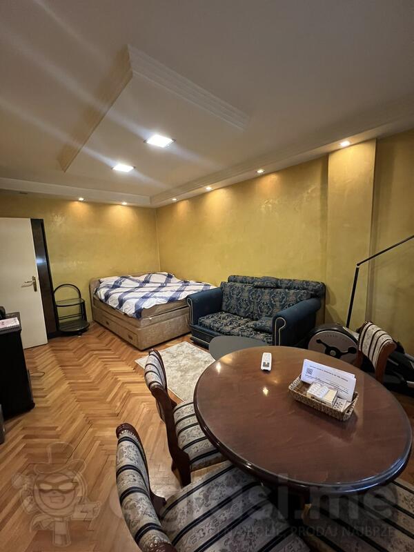 Garsonjera 28m2 - Podgorica - Preko Morače