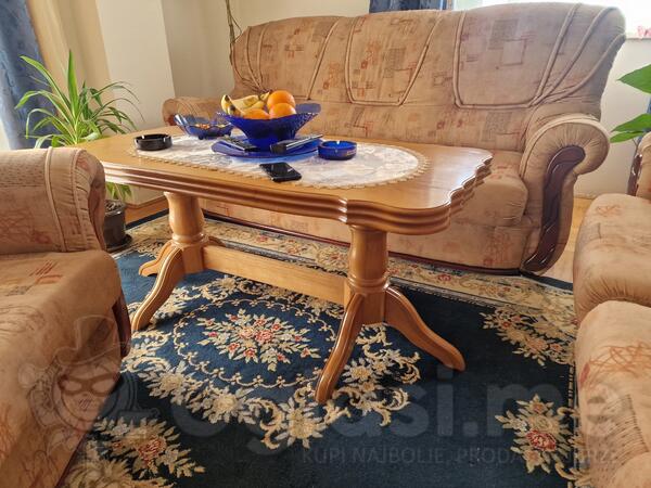 Prodajem garnituru I klub sto