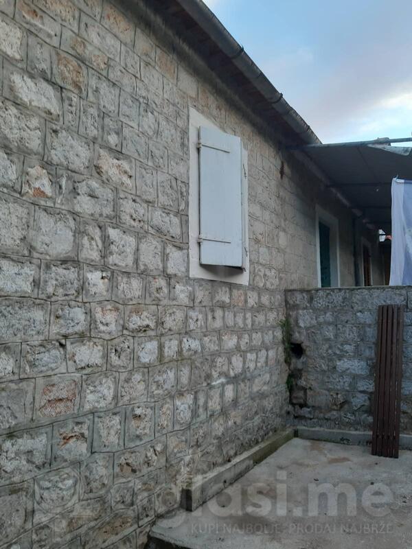 Porodična kuća 370m2 - Herceg Novi - Podgorica (uži dio)