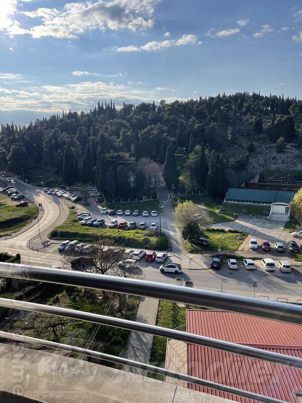 Jednosoban stan 402m2 - Podgorica - Zabjelo Codra