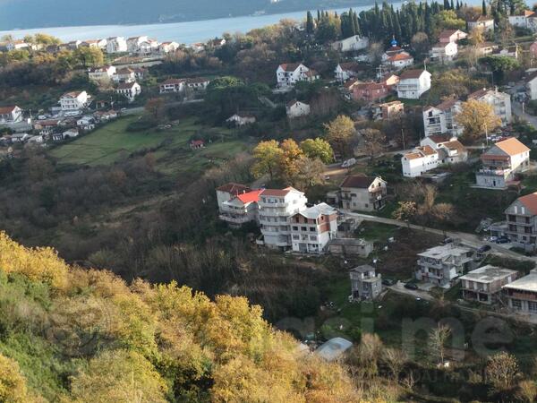 Građevinsko zemljište 400m2 - Herceg Novi - Herceg Novi (uži dio)