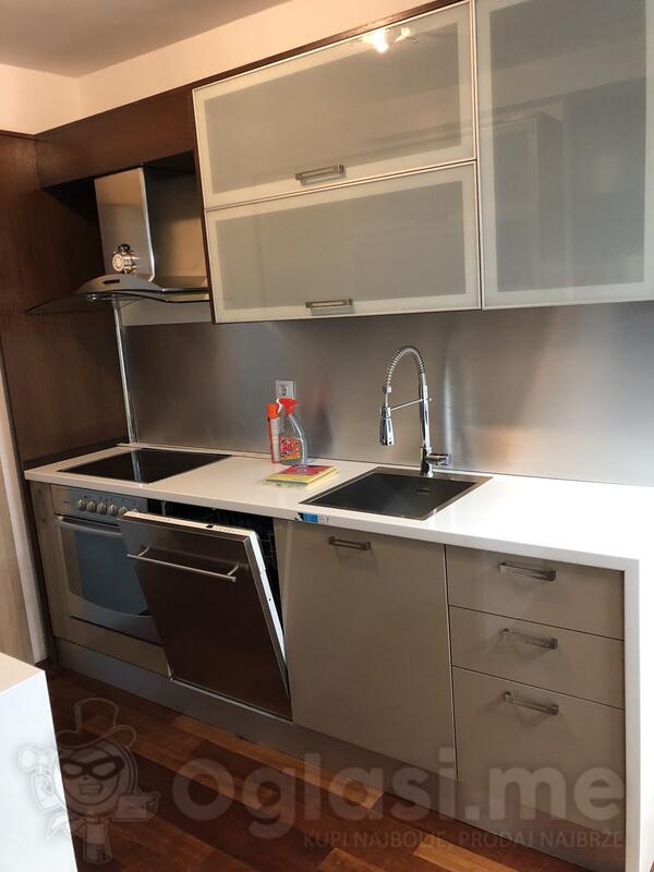 Dvosoban stan 84m2 - Podgorica - Preko Morače