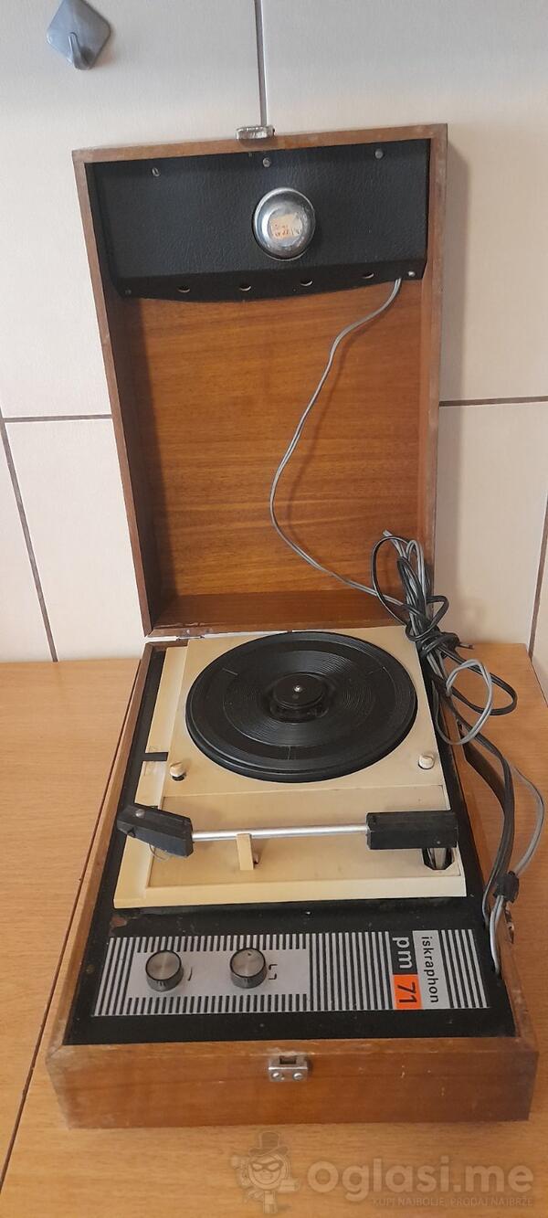 ISKRA GRAMOFON 1970