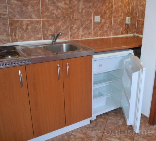 Kuća sa više stanova 0m2 - Budva - Bečići