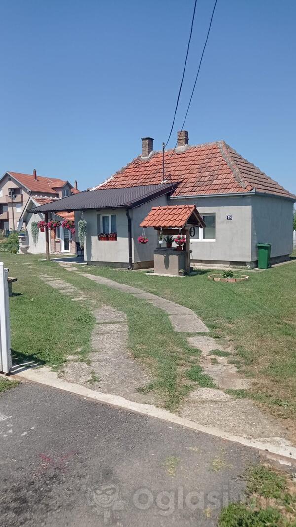 Porodična kuća 100m2 - Obrenovac - > Okolina