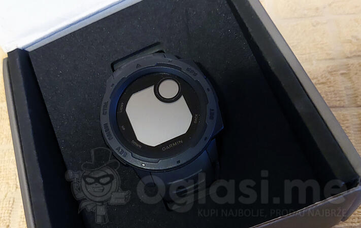 Garmin Instinct Standard Muški sat