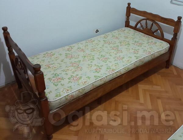 Krevet u polovnom stanju sa dušekom( 60 eura po komadu)