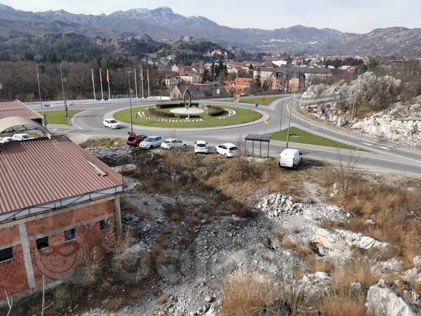 Građevinsko zemljište 9000m2 - Cetinje - Cetinje (uži dio)