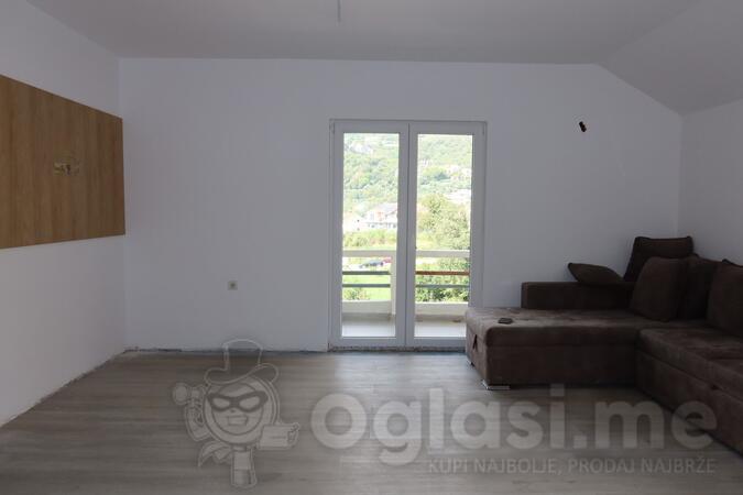 Dvosoban stan 61m2 - Herceg Novi - Podi