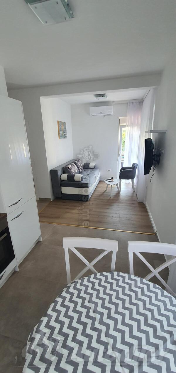 Jednosoban stan 45m2 - Tivat - Gradiošnica Dumidran