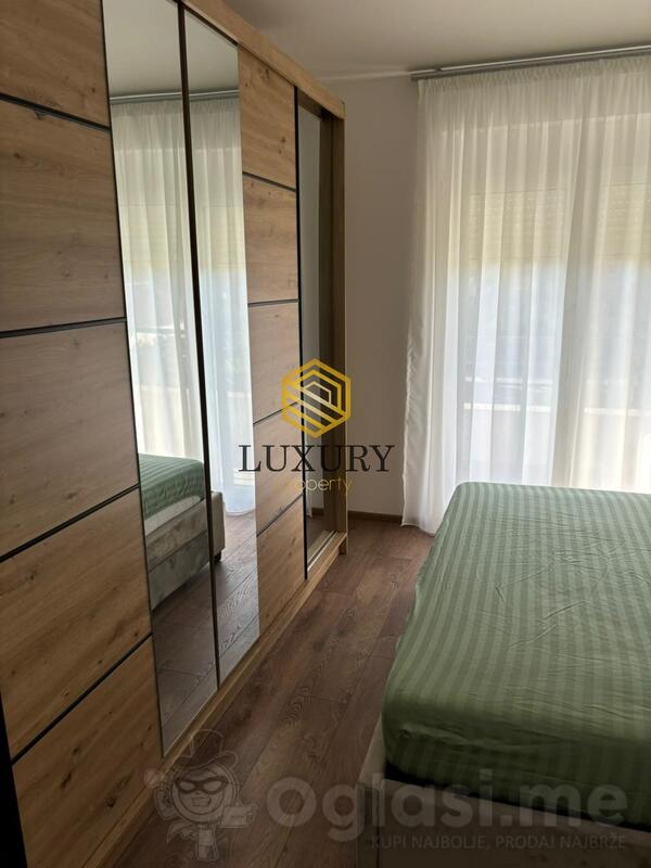 Trosoban stan 180m2 - Podgorica - Tološi