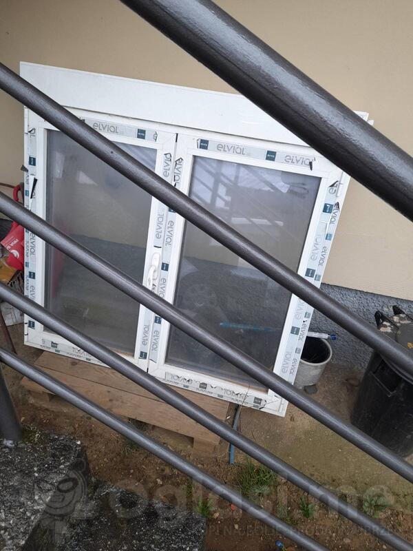 Prodajem aluminski prozor sa roletnom i komarnikom