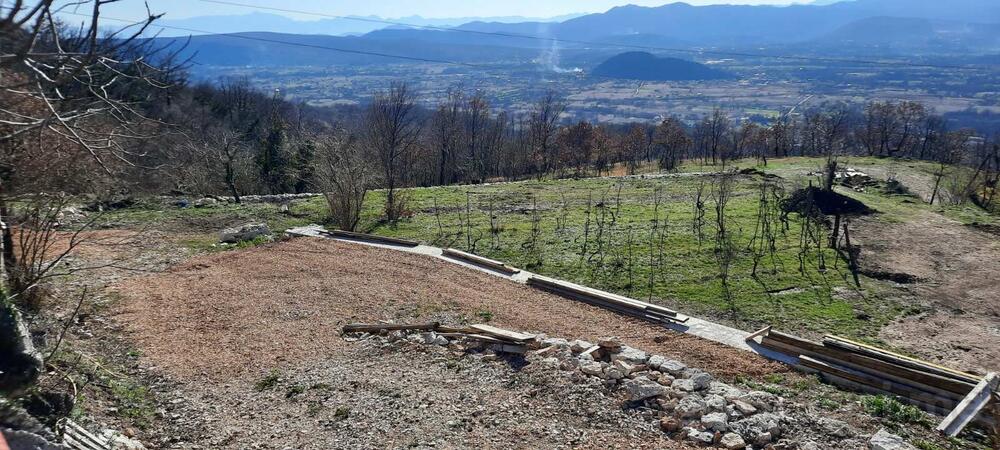 Poljoprivredno zemljište 35000m2 - Podgorica - > Okolina grada