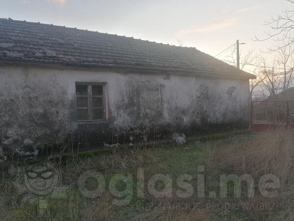 Porodična kuća 40m2 - Podgorica - Doljani