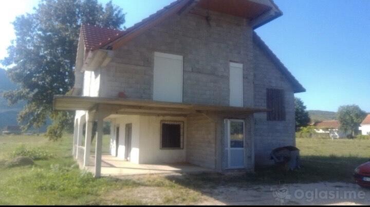 Porodična kuća 250m2 - Nikšić - Vir