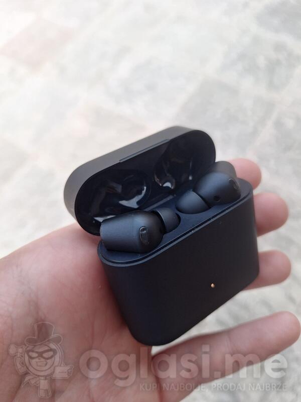 Prodajem Mi earphones 2 pro full očuvane dobre ko leb