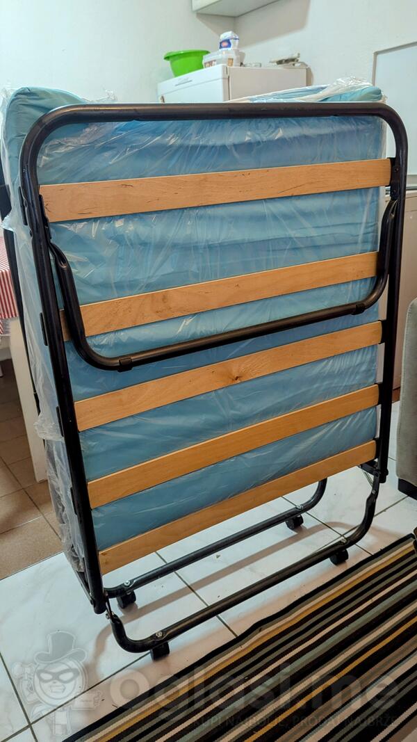 Pomoćni krevet na sklapanje