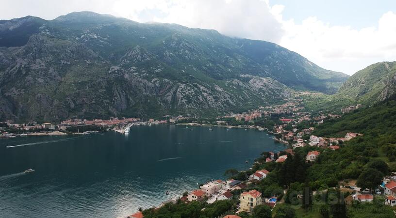 Građevinsko zemljište 1170m2 - Kotor - Muo