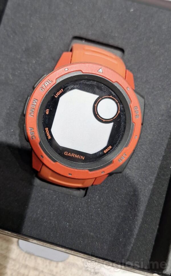 Garmin Instinct Standard Muški sat