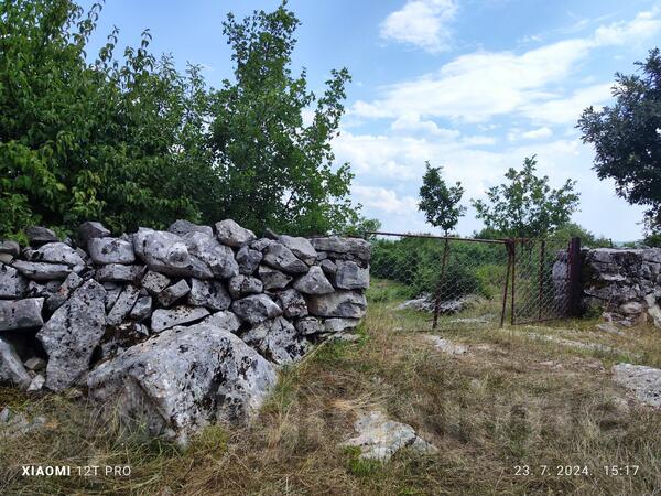 Poljoprivredno zemljište 480000m2 - Nikšić - Velimlje