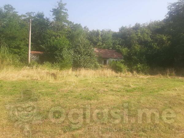 Poljoprivredno zemljište 23500m2 - Nikšić - Grahovo