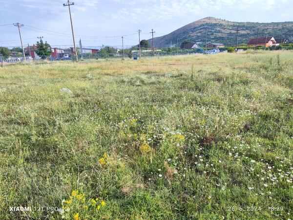 Građevinsko zemljište 1403m2 - Podgorica - Farmaci