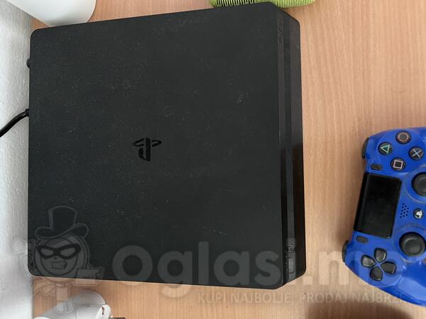 Sony - PlayStation 4