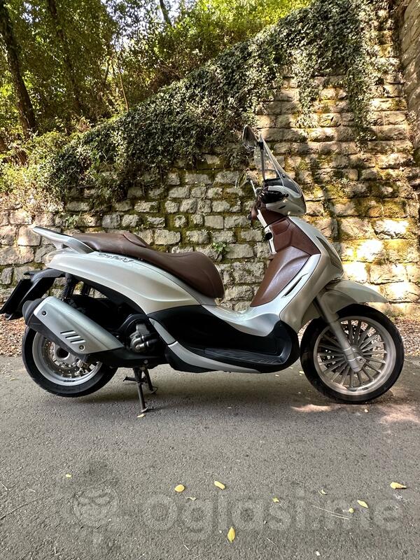 Piaggio - beverli 300