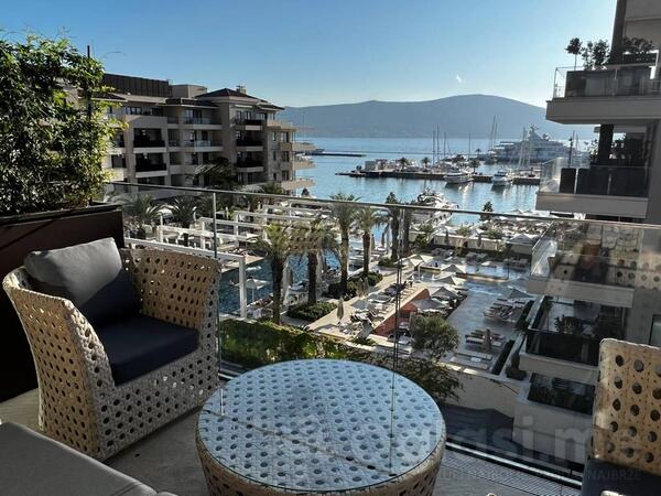 Jednosoban stan 81m2 - Tivat - Centar grada