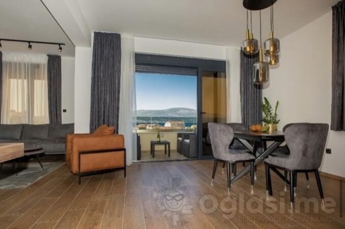 Dvosoban stan 90m2 - Tivat - Seljanovo