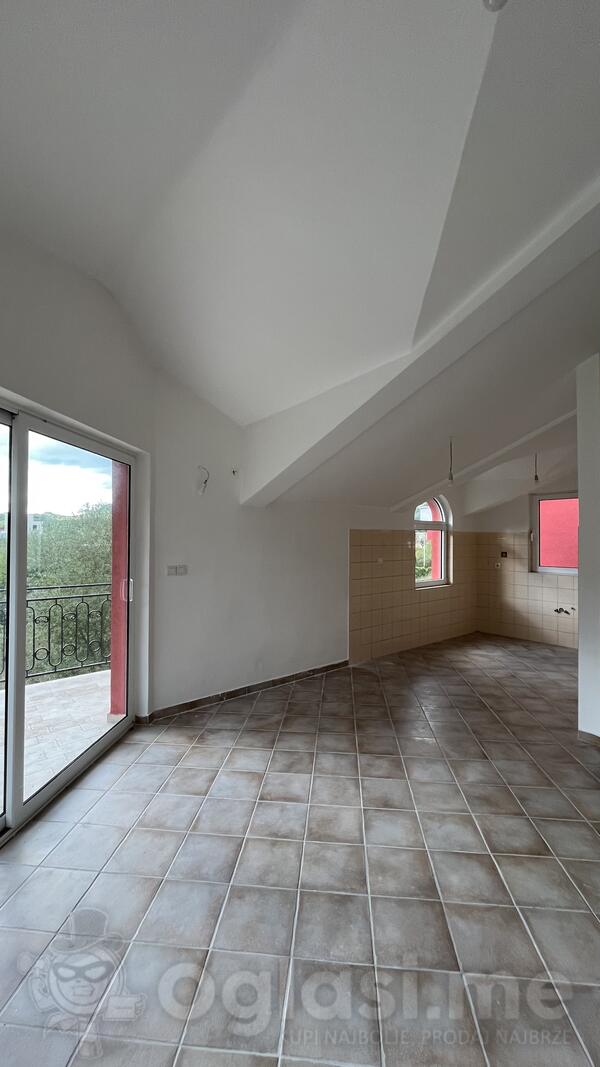 Trosoban stan 79m2 - Kotor - Glavati