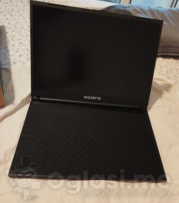 Gigabyte G6 - 15.6" Intel i7 8GB GB