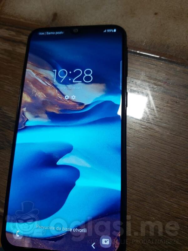 Samsung - Galaxy A40 4GB/64GB Dual