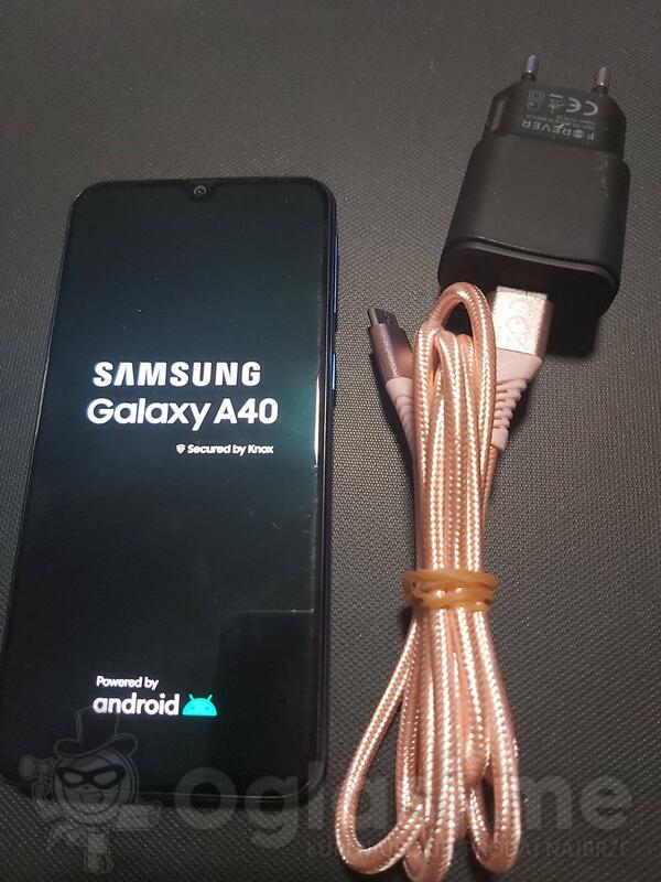 Samsung - Galaxy A40 4GB/64GB Dual