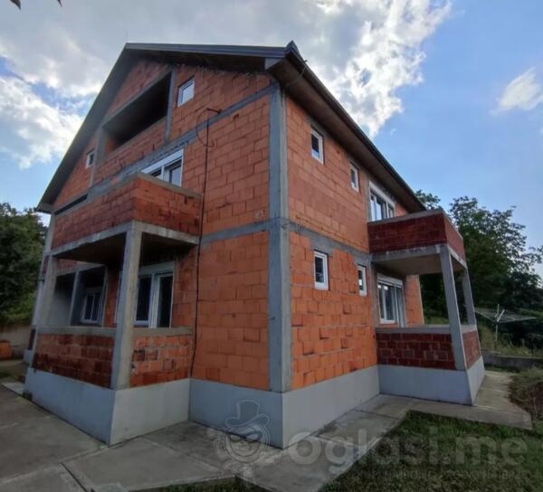 Vila 350m2 - Irig - Vrdnik