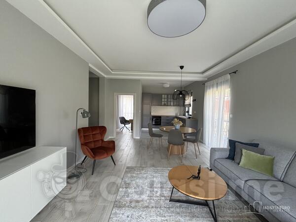 Trosoban stan 82m2 - Tivat - Mažina