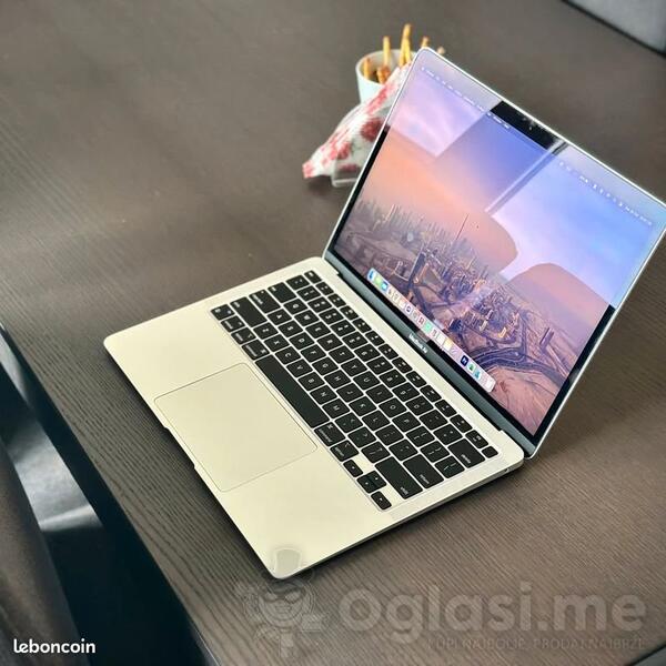 Apple Macbook Air retina 2018 - 13.3" Intel i5 8GB GB