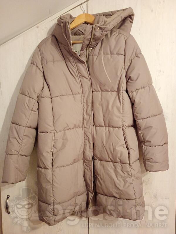 Zenska jakna,potpuno nova samo skinuta etiketa,topla,duga