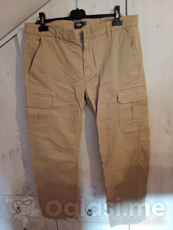 Nove muske pantalone ( za velicinu pogledati Dressmann tablicu velicina),okvirno su Xl