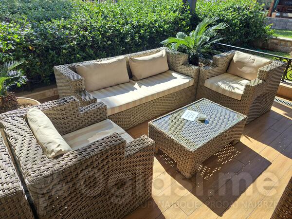 Garniture od ratana, 5 kompleta