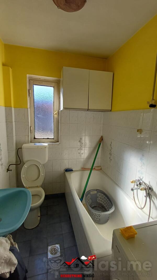 Porodična kuća 80m2 - Nikšić - Nikšić (uži dio)