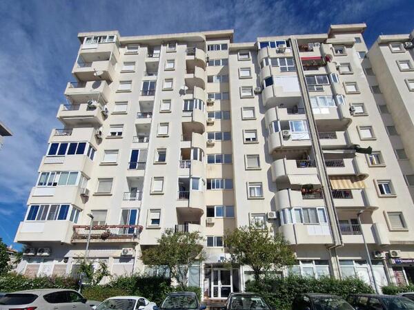 Jednosoban stan 35m2 - Bar - Centar grada